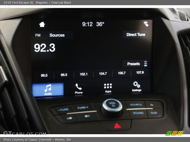 Magnetic / Charcoal Black 2018 Ford Escape SE