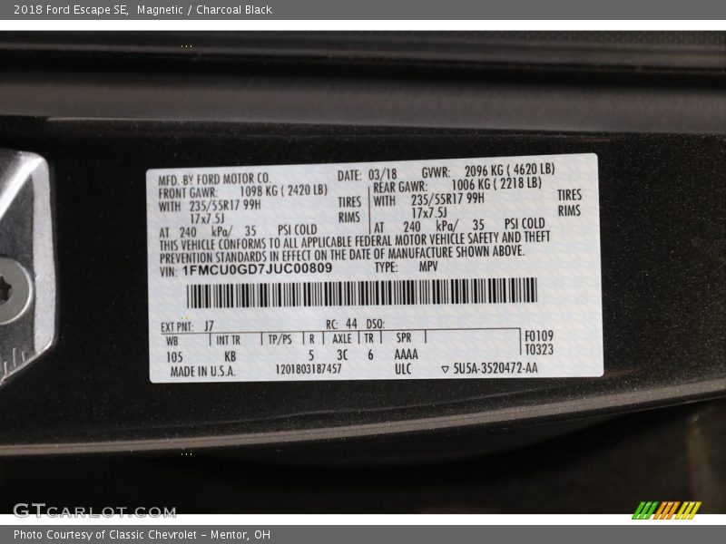Magnetic / Charcoal Black 2018 Ford Escape SE