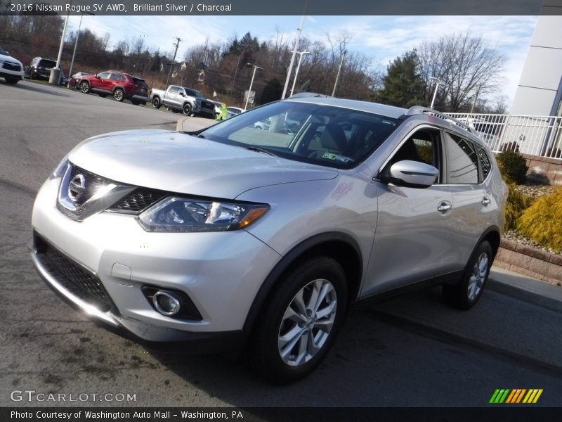 Brilliant Silver / Charcoal 2016 Nissan Rogue SV AWD