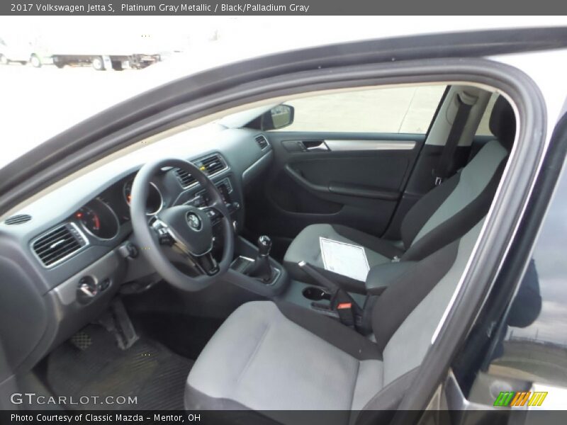 Platinum Gray Metallic / Black/Palladium Gray 2017 Volkswagen Jetta S