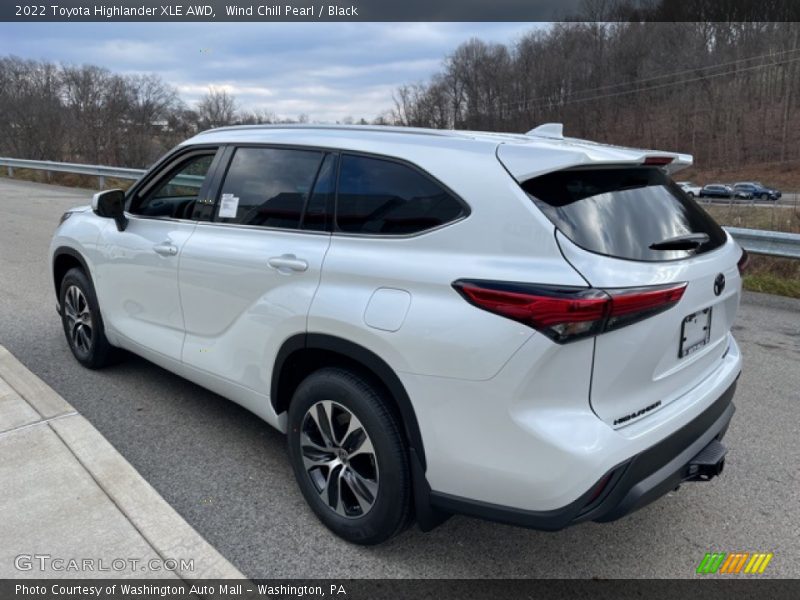 Wind Chill Pearl / Black 2022 Toyota Highlander XLE AWD