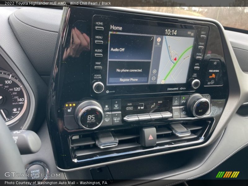 Wind Chill Pearl / Black 2022 Toyota Highlander XLE AWD