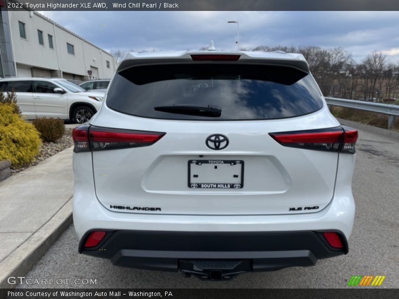 Wind Chill Pearl / Black 2022 Toyota Highlander XLE AWD