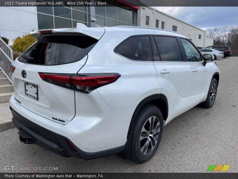 Wind Chill Pearl / Black 2022 Toyota Highlander XLE AWD