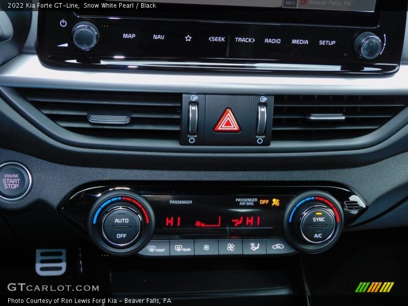 Snow White Pearl / Black 2022 Kia Forte GT-Line