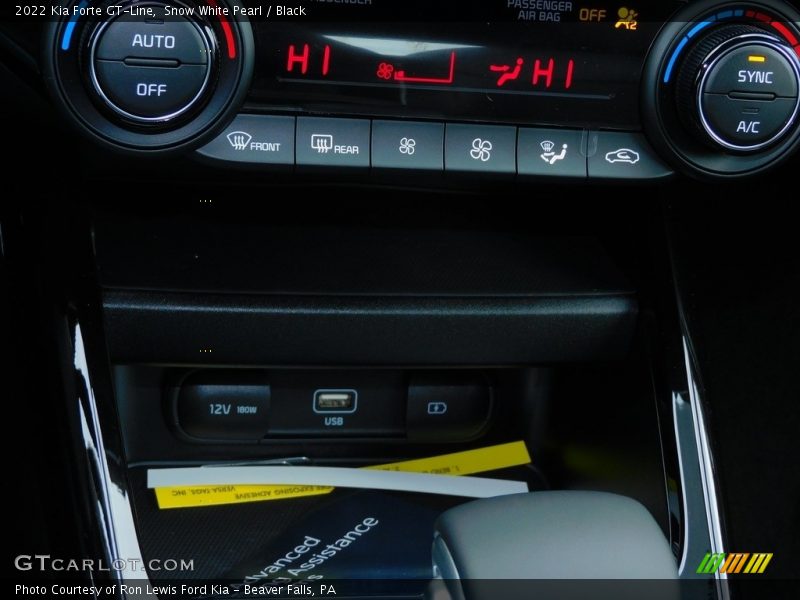 Snow White Pearl / Black 2022 Kia Forte GT-Line