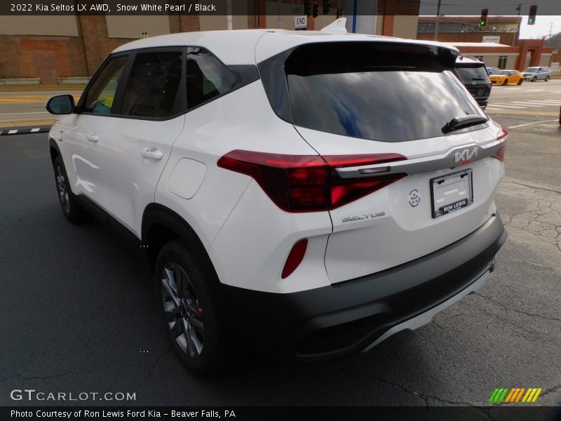 Snow White Pearl / Black 2022 Kia Seltos LX AWD
