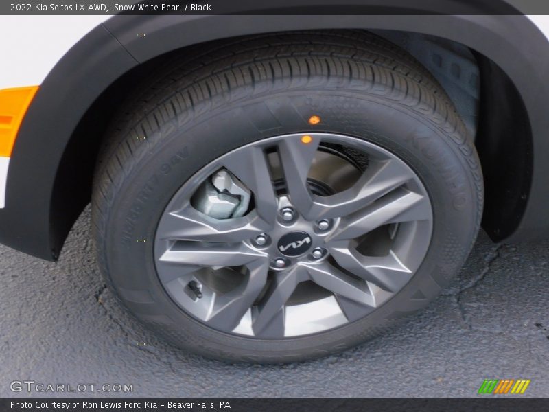 Snow White Pearl / Black 2022 Kia Seltos LX AWD