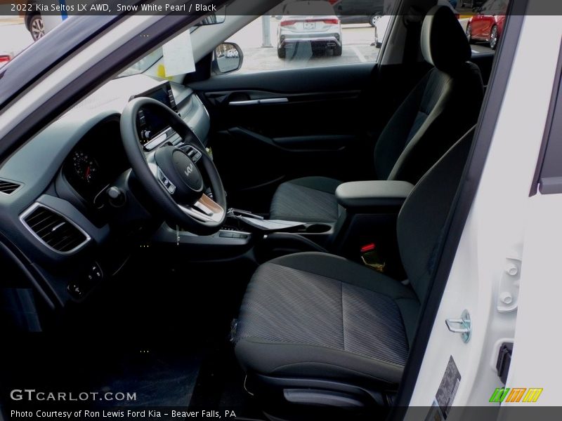 Snow White Pearl / Black 2022 Kia Seltos LX AWD