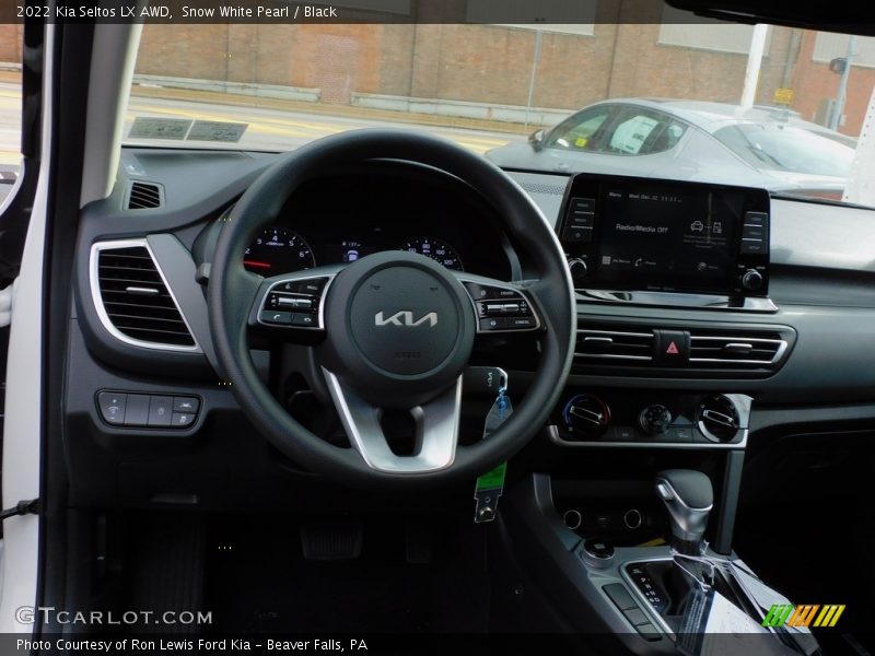 Snow White Pearl / Black 2022 Kia Seltos LX AWD