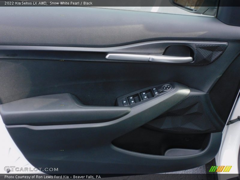 Snow White Pearl / Black 2022 Kia Seltos LX AWD