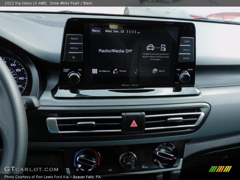 Snow White Pearl / Black 2022 Kia Seltos LX AWD