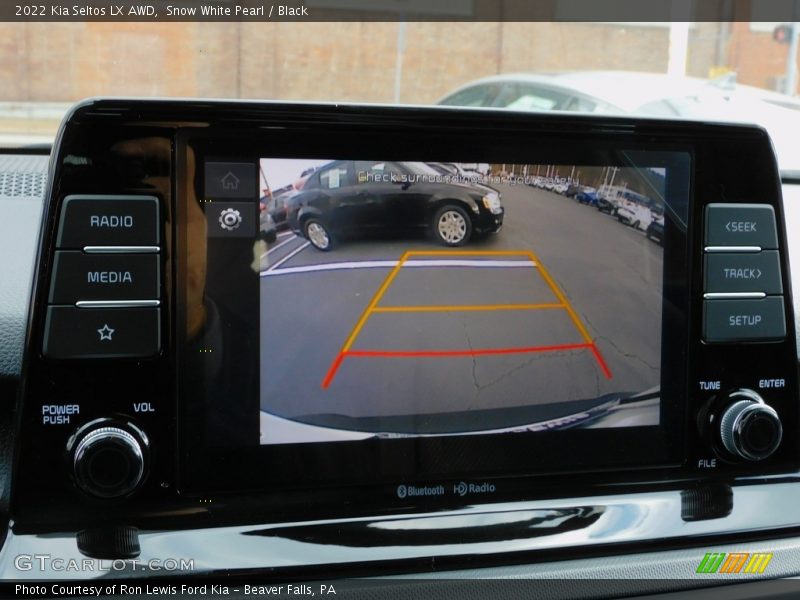 Snow White Pearl / Black 2022 Kia Seltos LX AWD