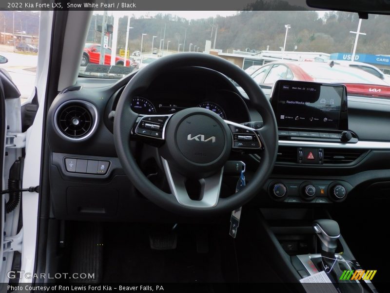 Snow White Pearl / Black 2022 Kia Forte LXS