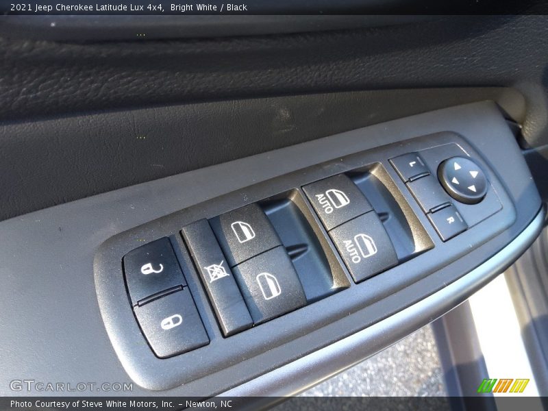 Bright White / Black 2021 Jeep Cherokee Latitude Lux 4x4