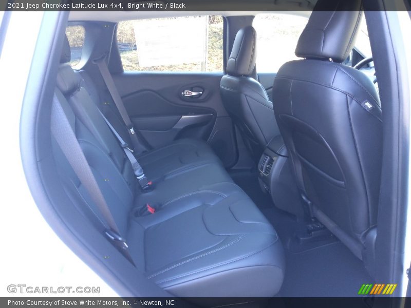 Bright White / Black 2021 Jeep Cherokee Latitude Lux 4x4