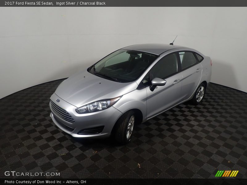 Ingot Silver / Charcoal Black 2017 Ford Fiesta SE Sedan