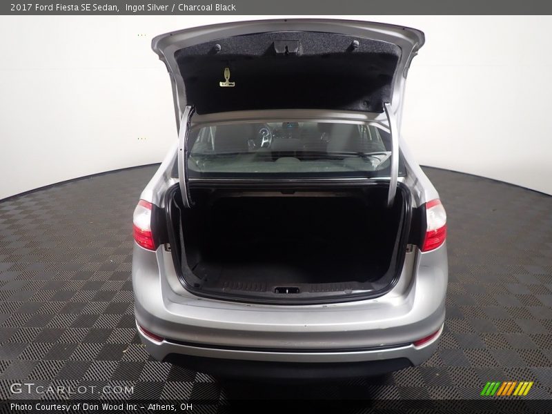 Ingot Silver / Charcoal Black 2017 Ford Fiesta SE Sedan