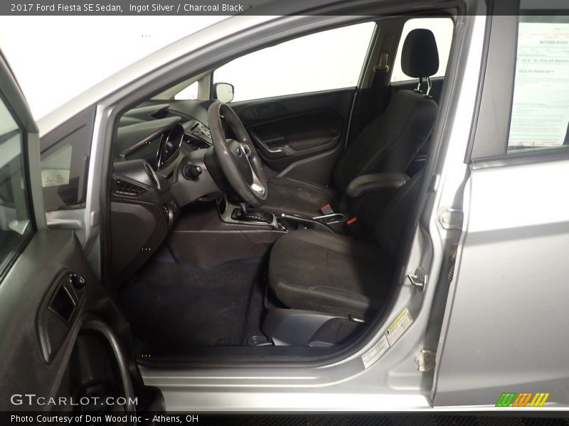 Ingot Silver / Charcoal Black 2017 Ford Fiesta SE Sedan