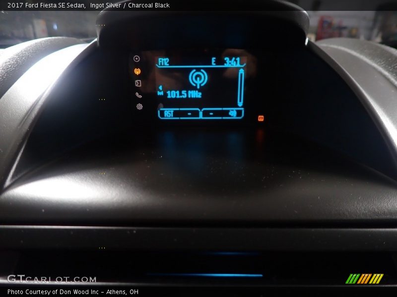 Ingot Silver / Charcoal Black 2017 Ford Fiesta SE Sedan