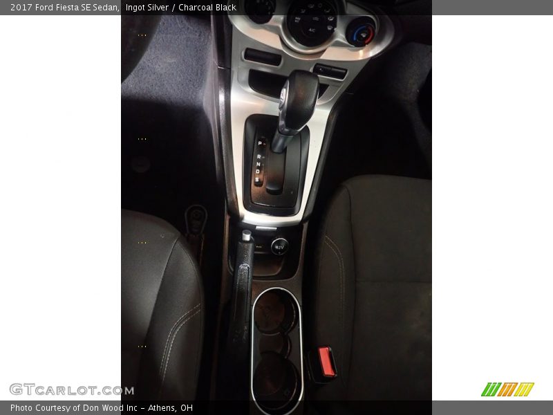 Ingot Silver / Charcoal Black 2017 Ford Fiesta SE Sedan
