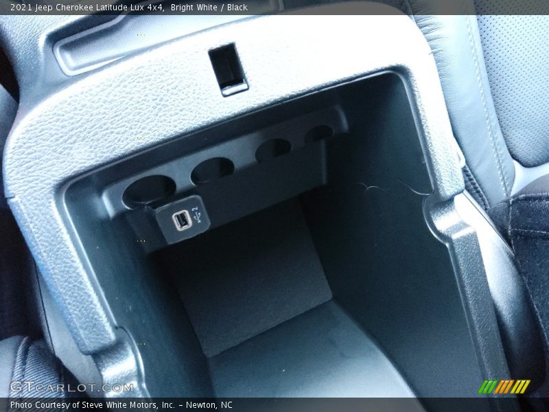 Bright White / Black 2021 Jeep Cherokee Latitude Lux 4x4