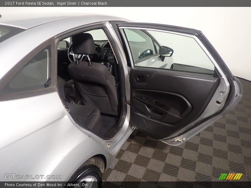 Ingot Silver / Charcoal Black 2017 Ford Fiesta SE Sedan