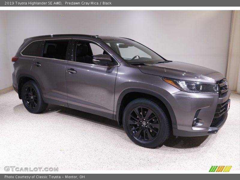 Predawn Gray Mica / Black 2019 Toyota Highlander SE AWD