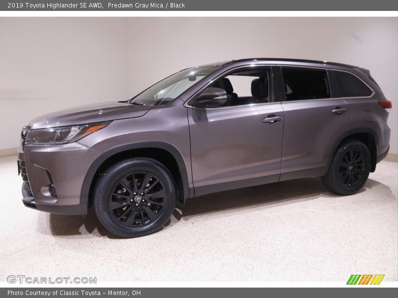 Predawn Gray Mica / Black 2019 Toyota Highlander SE AWD