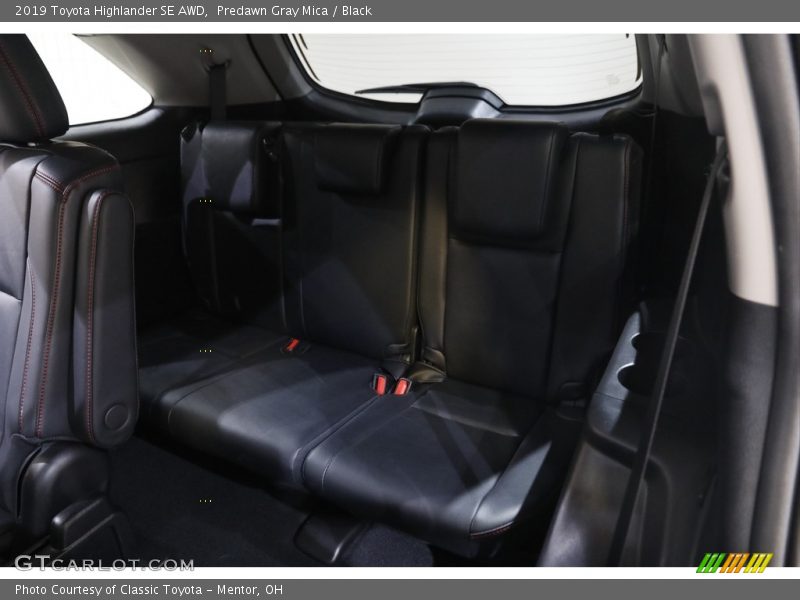 Predawn Gray Mica / Black 2019 Toyota Highlander SE AWD