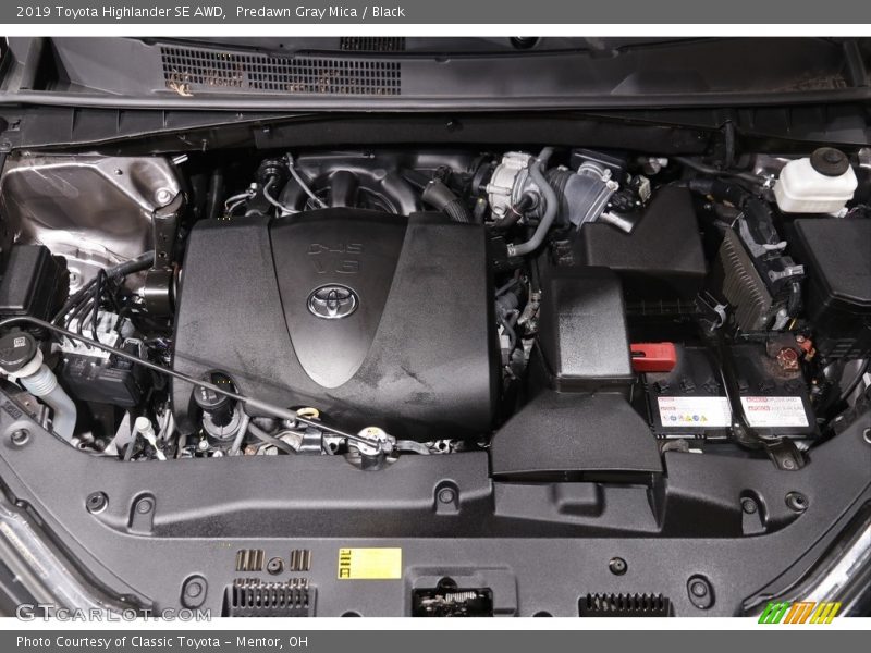 Predawn Gray Mica / Black 2019 Toyota Highlander SE AWD