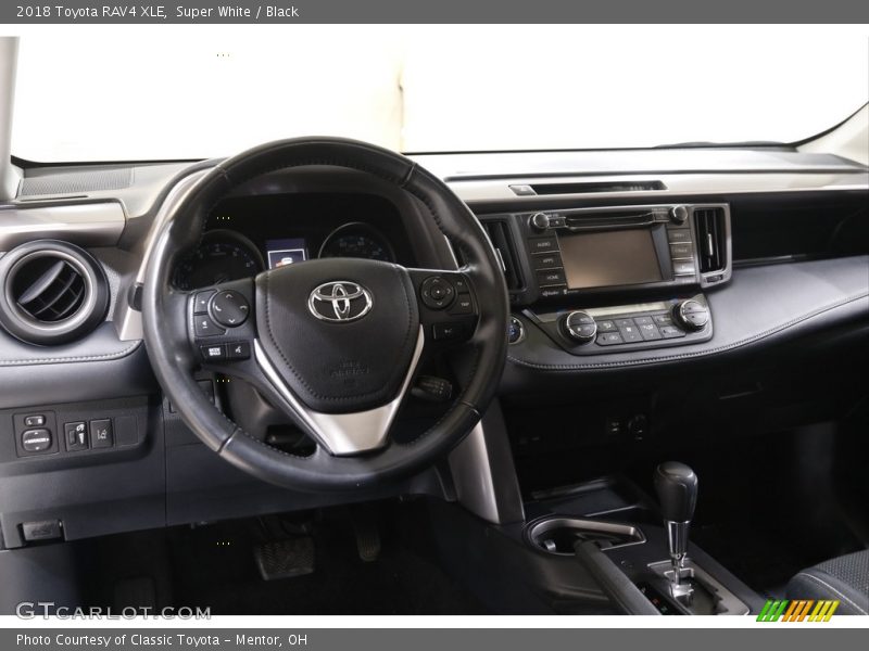 Super White / Black 2018 Toyota RAV4 XLE