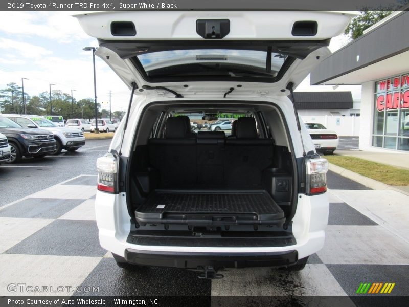 Super White / Black 2019 Toyota 4Runner TRD Pro 4x4