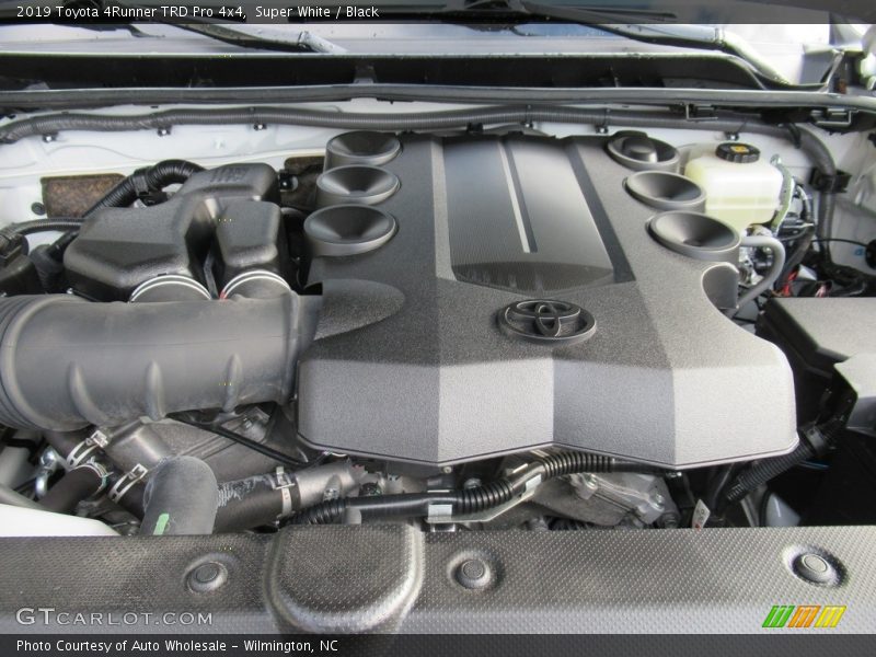 Super White / Black 2019 Toyota 4Runner TRD Pro 4x4