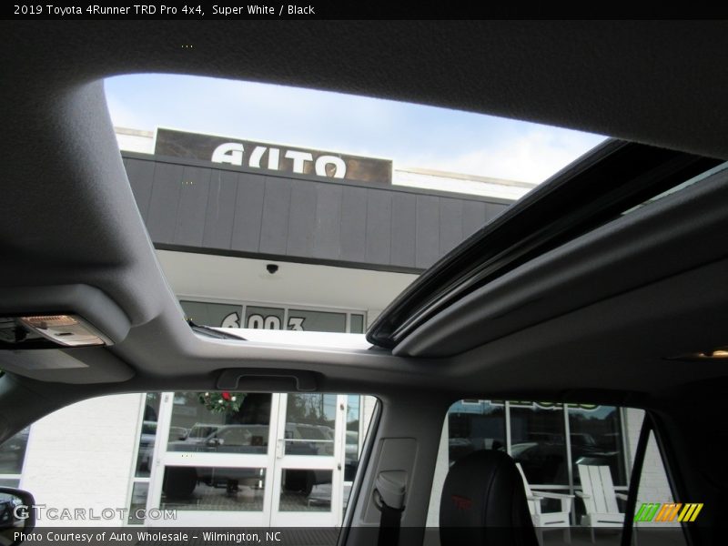 Super White / Black 2019 Toyota 4Runner TRD Pro 4x4