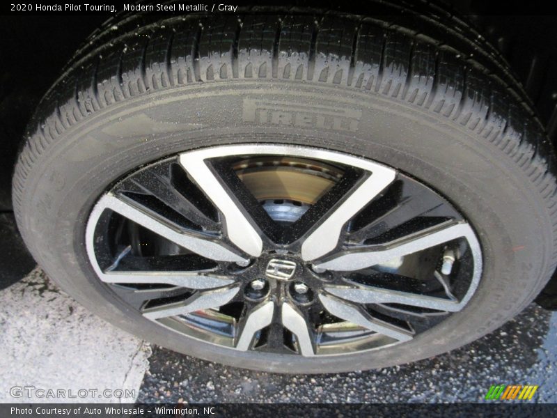 Modern Steel Metallic / Gray 2020 Honda Pilot Touring