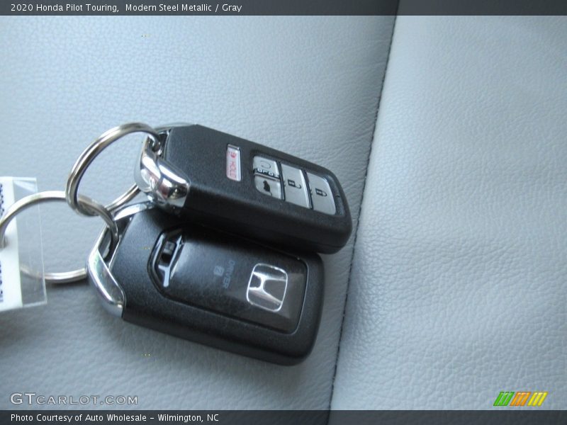 Modern Steel Metallic / Gray 2020 Honda Pilot Touring