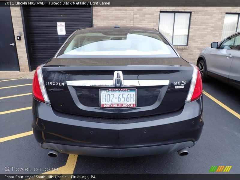 Tuxedo Black Metallic / Light Camel 2011 Lincoln MKS AWD