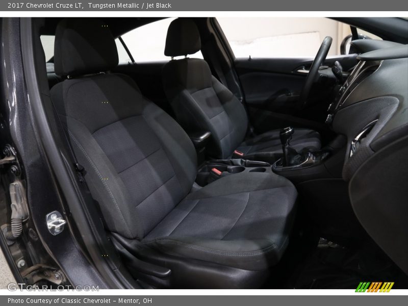 Tungsten Metallic / Jet Black 2017 Chevrolet Cruze LT