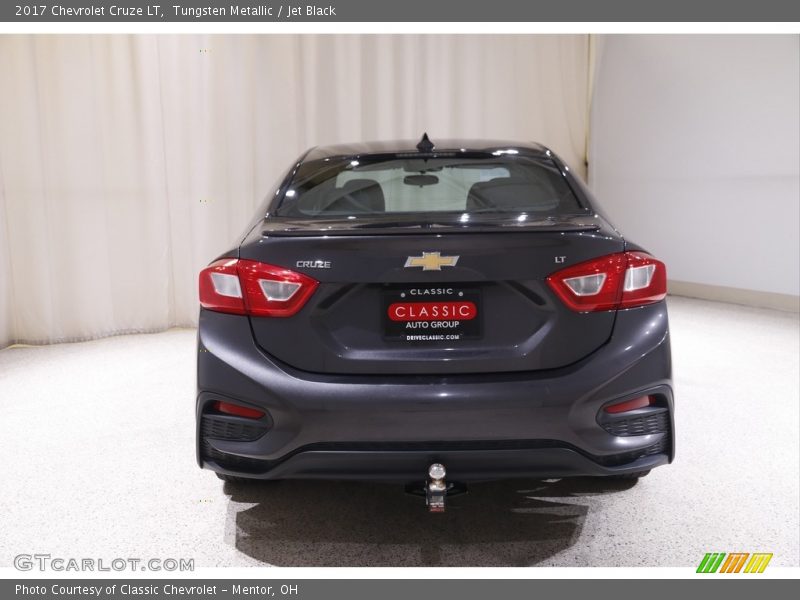 Tungsten Metallic / Jet Black 2017 Chevrolet Cruze LT