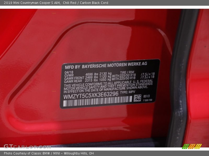 Chili Red / Carbon Black Cord 2019 Mini Countryman Cooper S All4