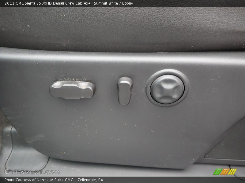 Summit White / Ebony 2011 GMC Sierra 3500HD Denali Crew Cab 4x4