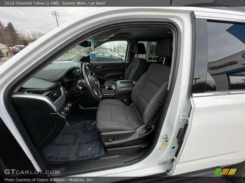 Summit White / Jet Black 2019 Chevrolet Tahoe LS 4WD