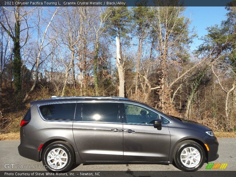 Granite Crystal Metallic / Black/Alloy 2021 Chrysler Pacifica Touring L