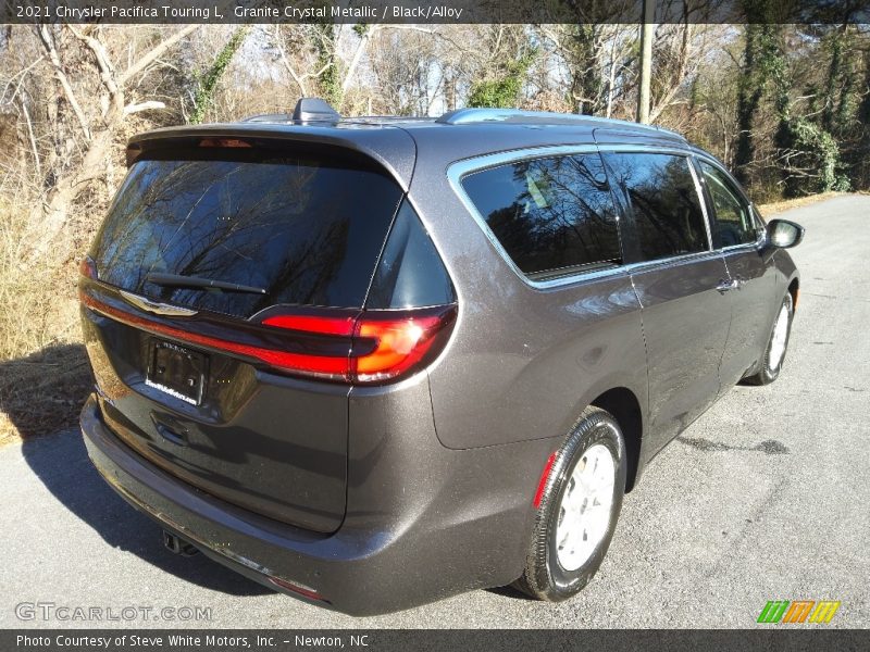 Granite Crystal Metallic / Black/Alloy 2021 Chrysler Pacifica Touring L