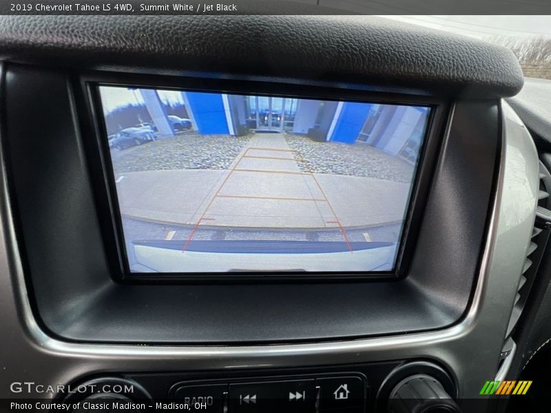 Summit White / Jet Black 2019 Chevrolet Tahoe LS 4WD