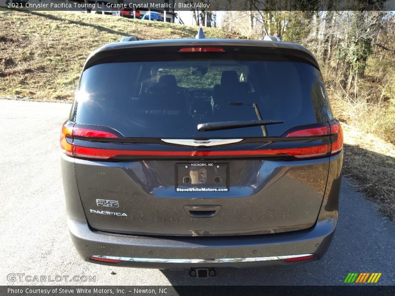 Granite Crystal Metallic / Black/Alloy 2021 Chrysler Pacifica Touring L
