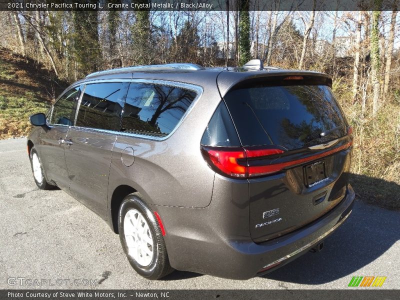 Granite Crystal Metallic / Black/Alloy 2021 Chrysler Pacifica Touring L