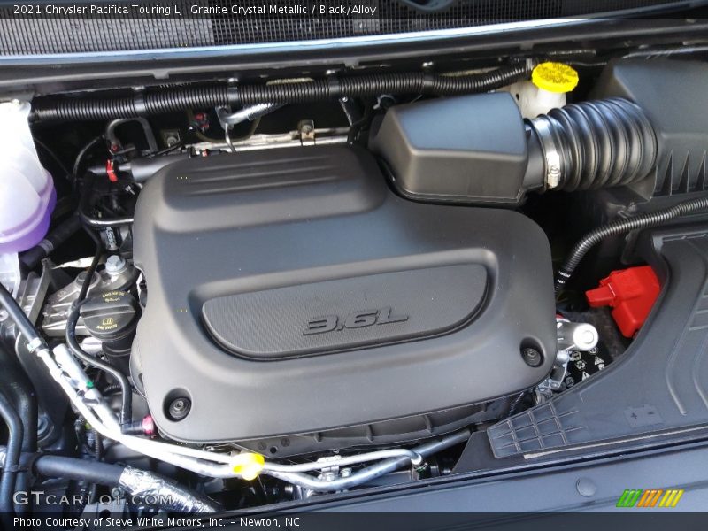 Granite Crystal Metallic / Black/Alloy 2021 Chrysler Pacifica Touring L