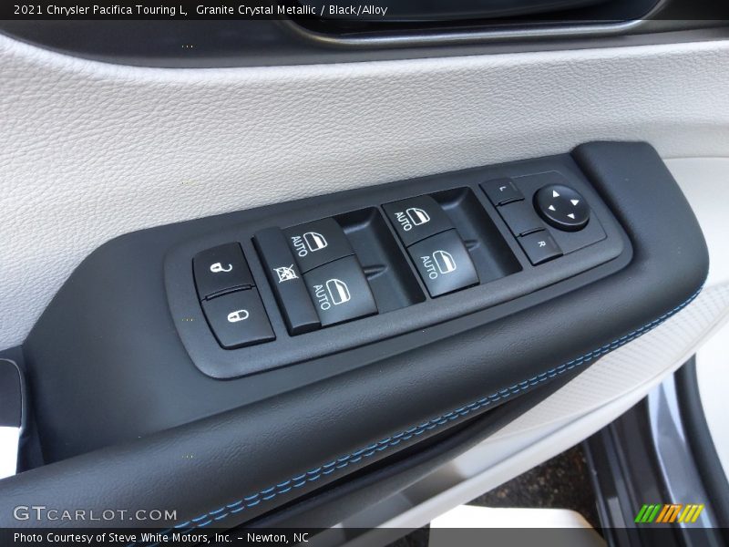 Granite Crystal Metallic / Black/Alloy 2021 Chrysler Pacifica Touring L